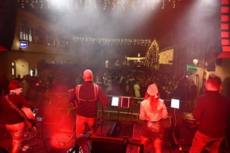 V novo leto stopili skupaj z ansamblom Galop (25)